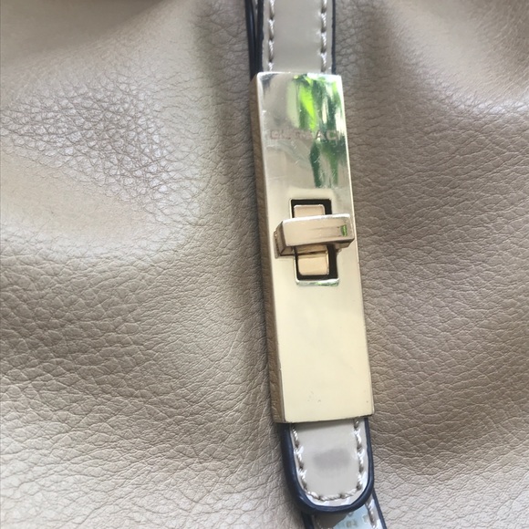 Gussachi neutral with patent trim and crossbody👝 - Picture 4 of 8